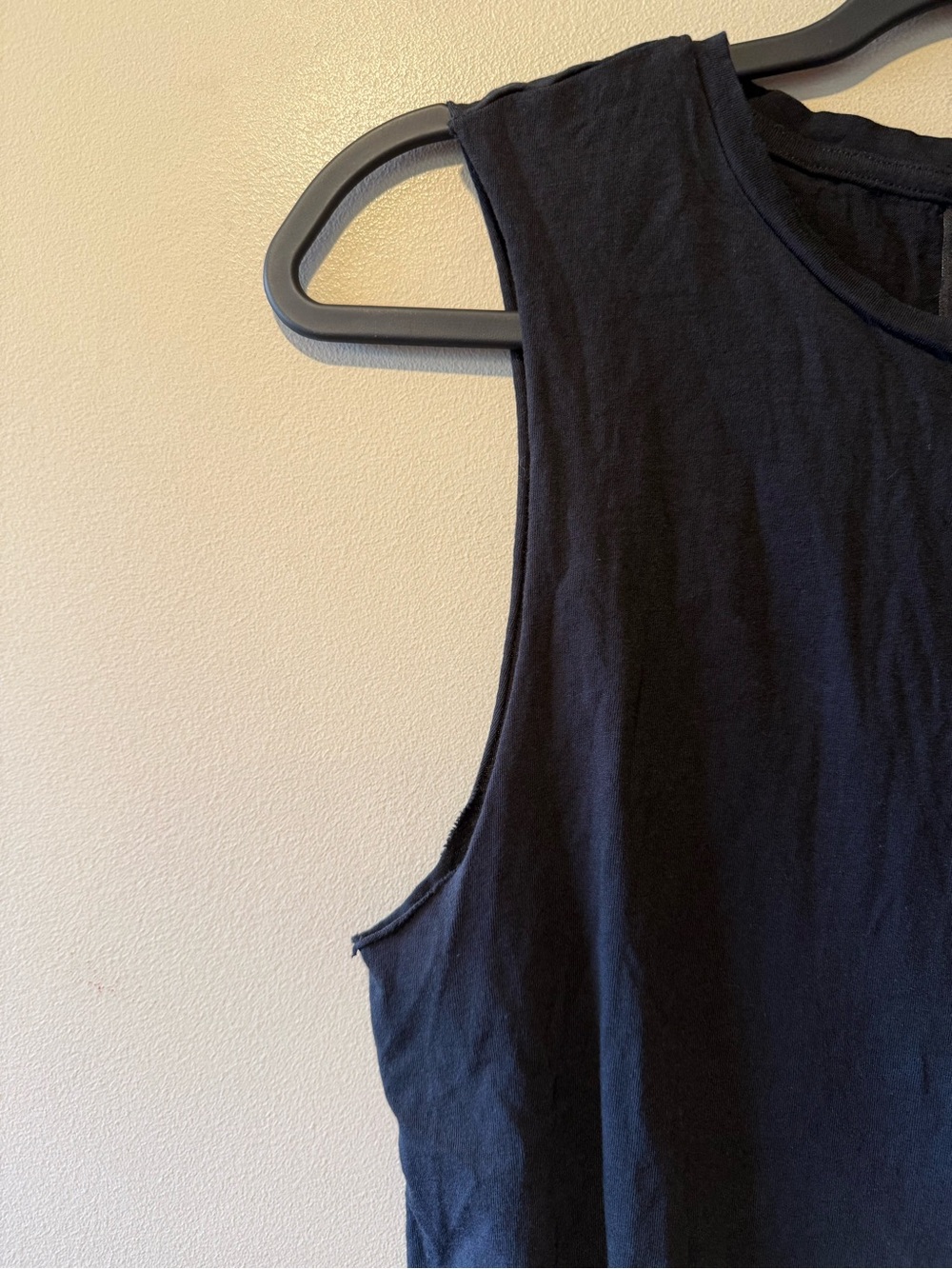 Divided by H&M Black Fringe Hem Crop Tank Top - Picture 5 of 9
